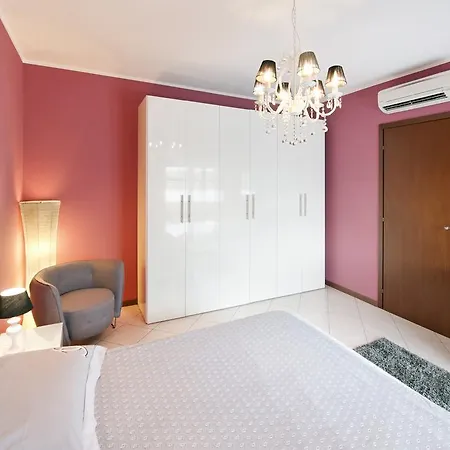 Relais Garda קסטלנואובו דל גארדה
