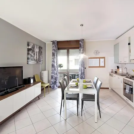 Relais Garda קסטלנואובו דל גארדה